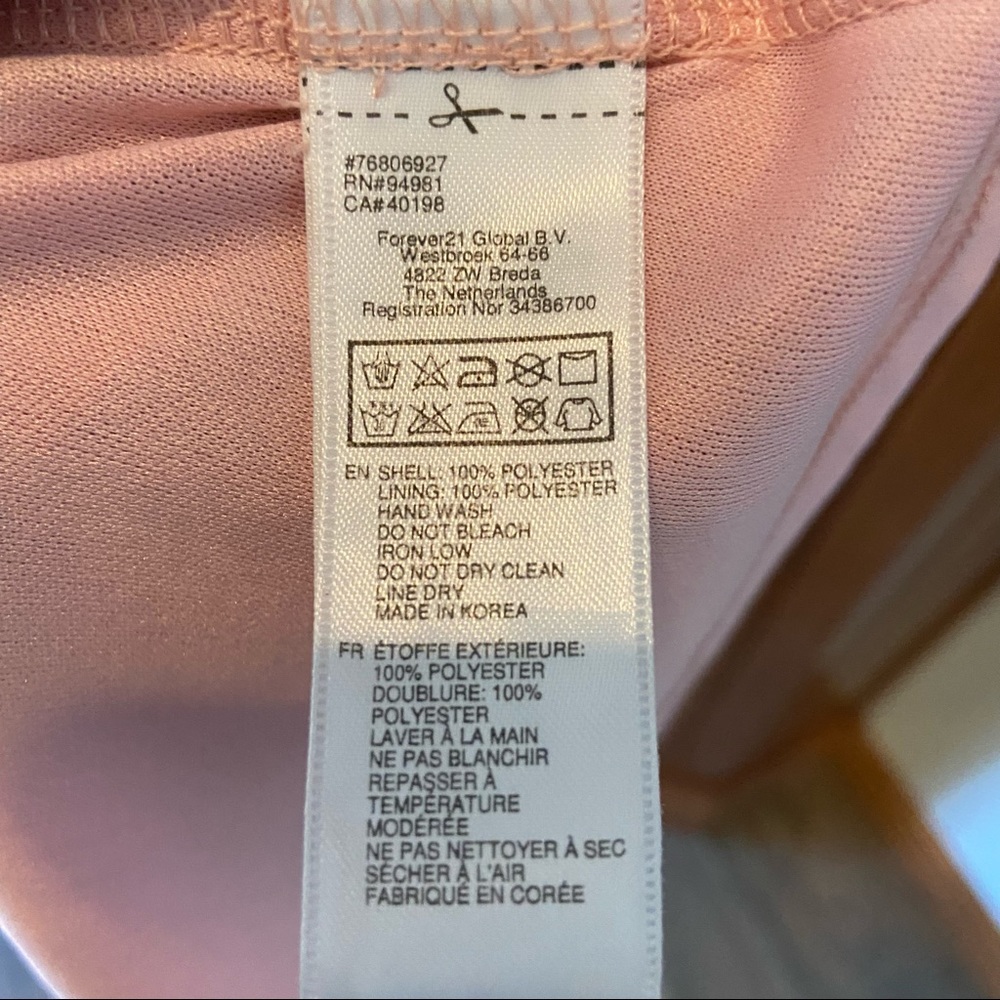 Forever21 Summer Dress
Size Medium - Picture 4 of 7